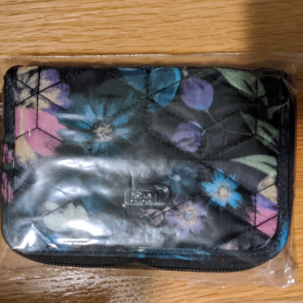 NWT Lug Rodeo 2 wallet in Bloom Black